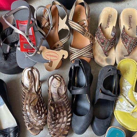 Lots of shoes clothes handbags - Picture 5 of 16